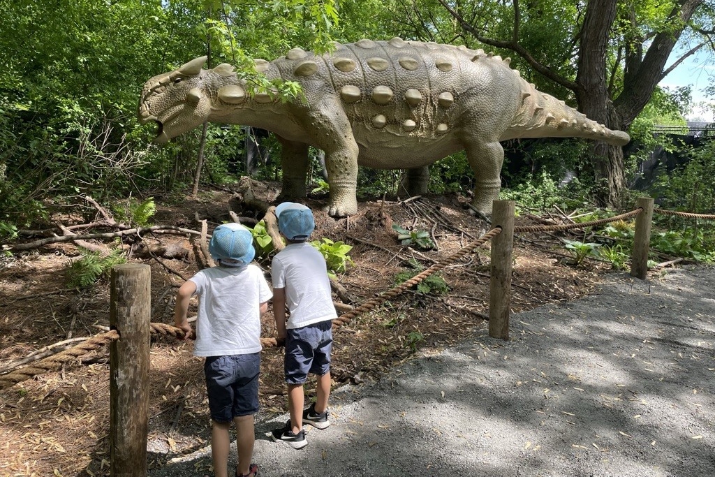 Detroit Zoo Dinosauria 2024 Barry Carmela