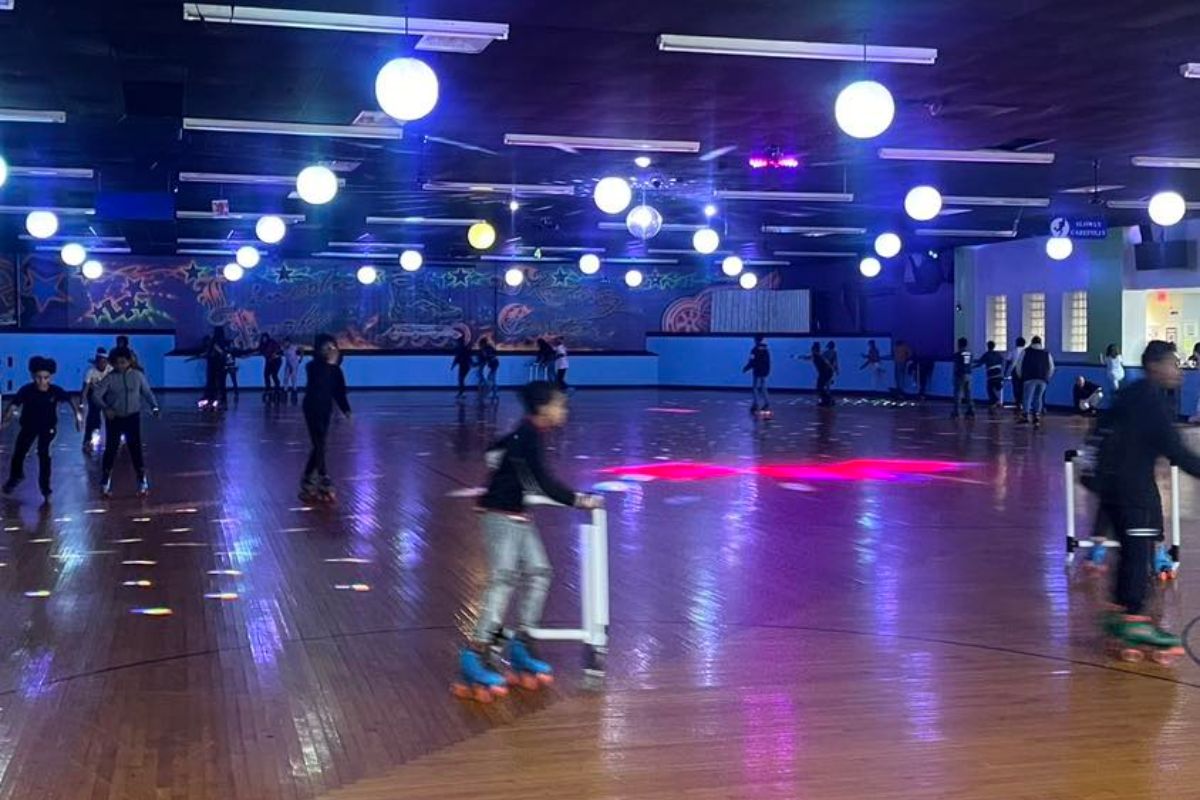 Indoor Snowball Fight Skate