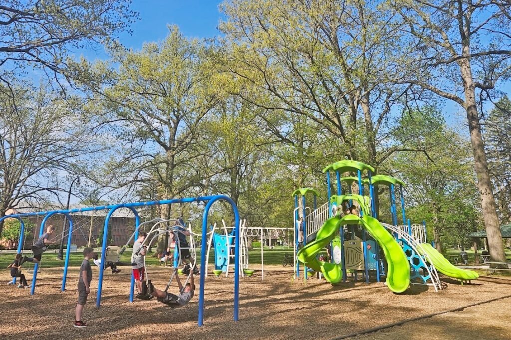 10 Parks to visit in Livonia with Kids - LittleGuide Detroit