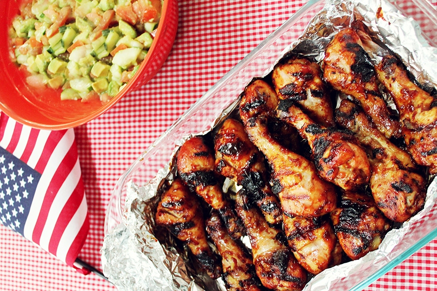 https://inhonorofdesign.com/2013/06/4th-of-july-menu-line-up-50-stars-bbq-chicken-avocado-cucumber-salad-and-lemon-blueberry-bars/
