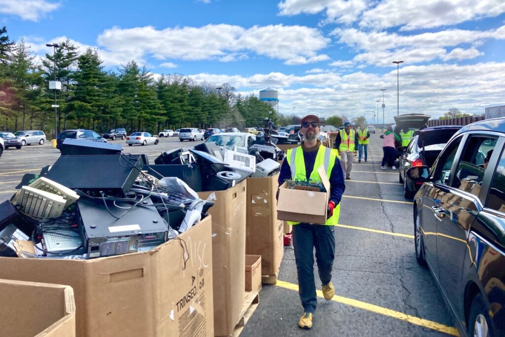 E-Recycling at the Detroit Zoo