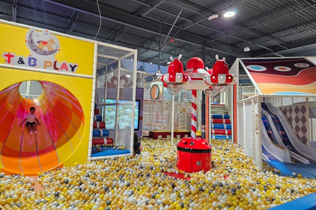 その他 TRACTR inc. INSIDE PARK BALLBOY NAITY NEW Indoor Playground T&B Play Is NOW OPEN in Rochester Hills